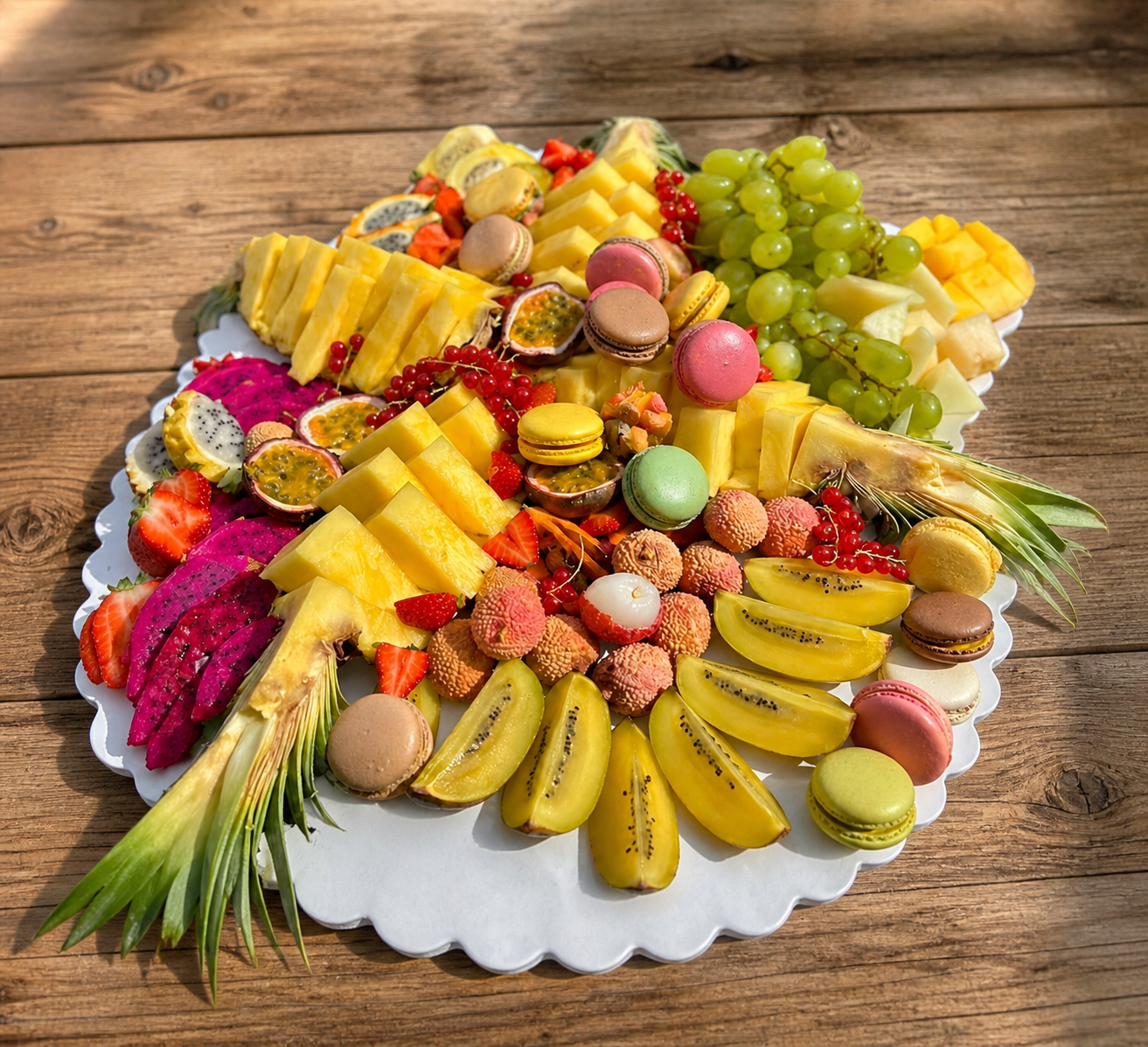 Platou Gourmet Nr. 11 — Deliciu Exotic & Macarons www.delligiftshop.md
