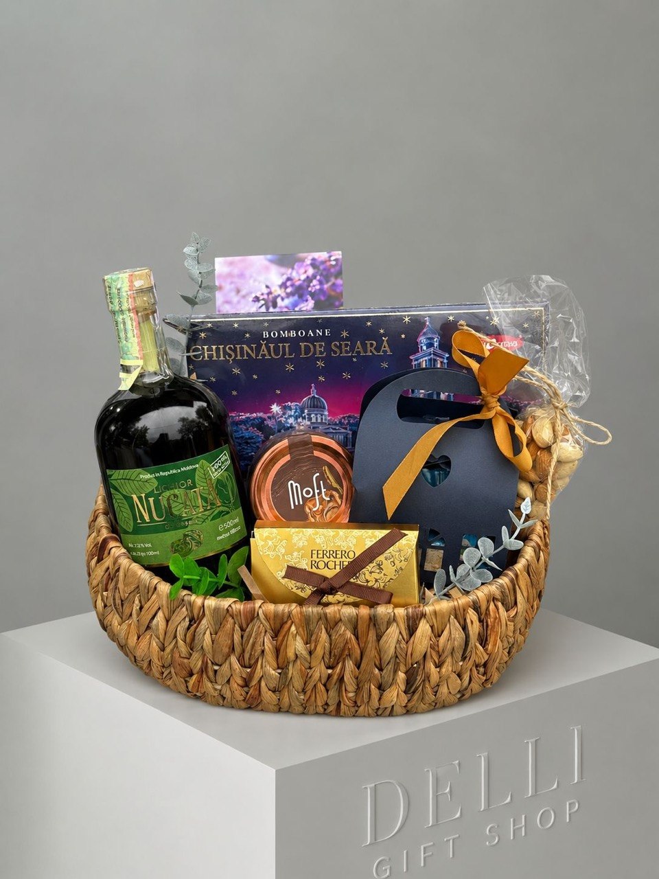 Cadou pentru profesori Nr. 37 — Coșul Tradițiilor Selecte www.delligiftshop.md