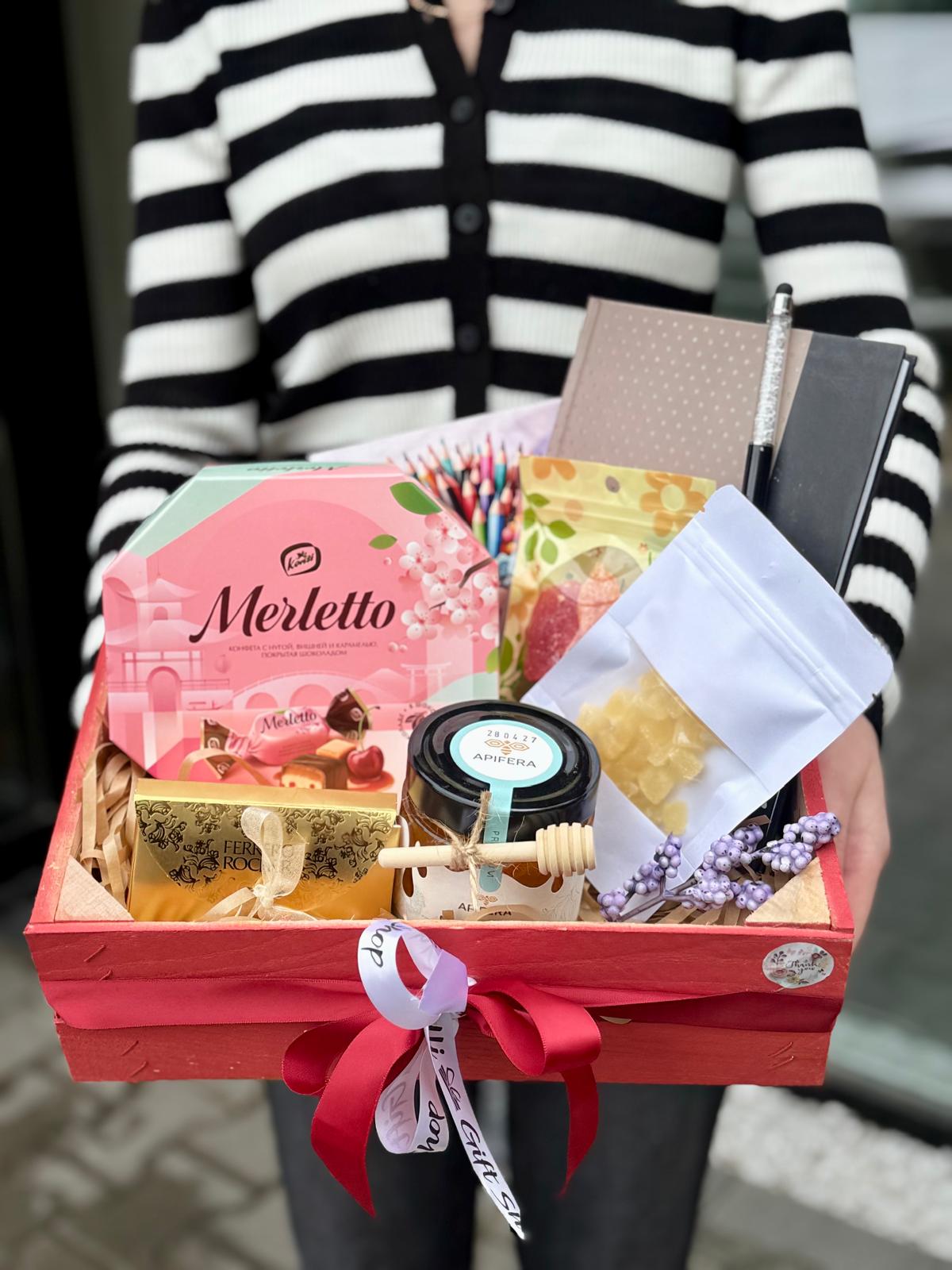Cadou pentru profesori Nr. 70 — Setul „Inspirație și Zâmbete” www.delligiftshop.md