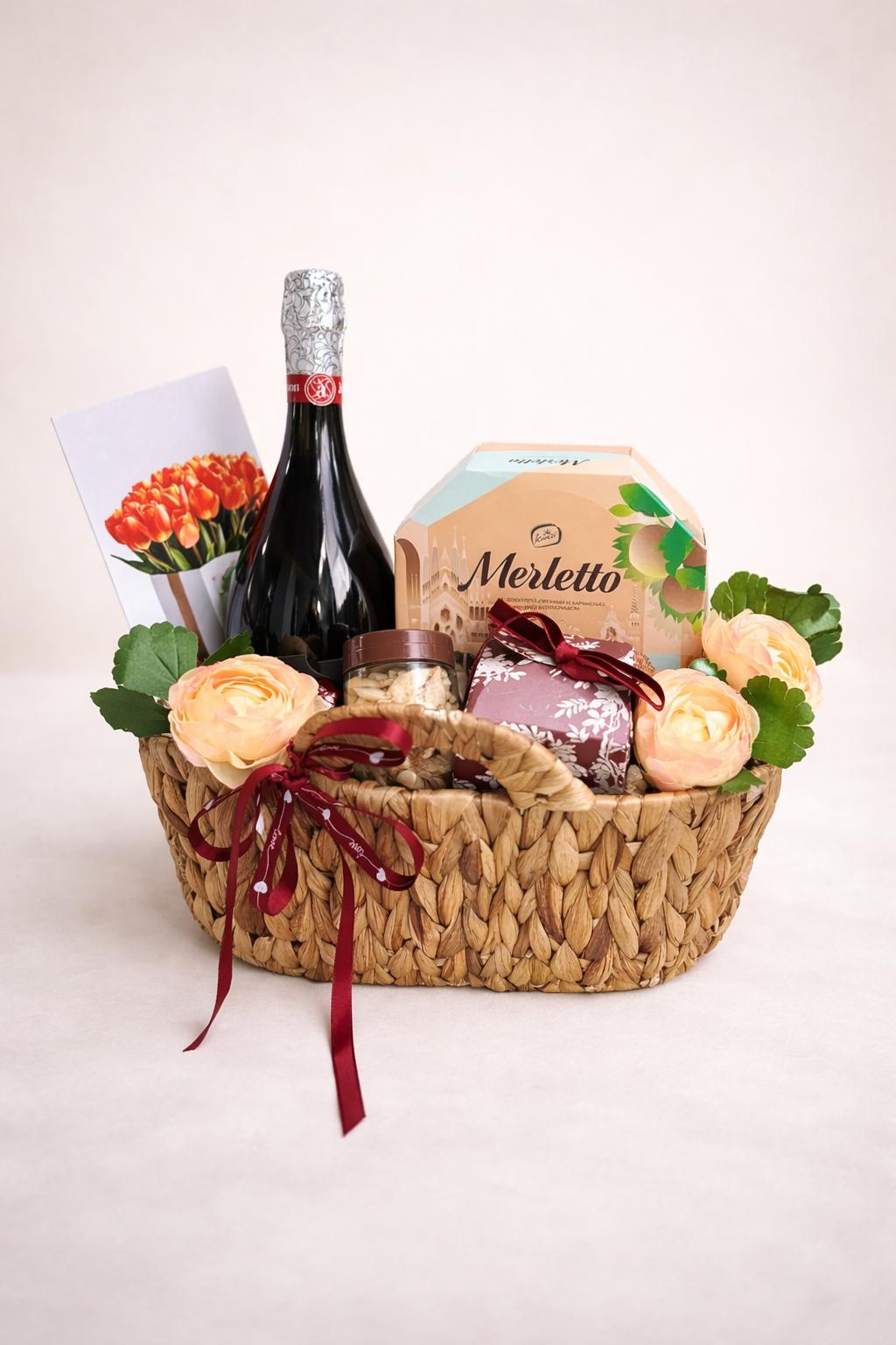 Cadou pentru profesori Nr. 72 — Coșul „Eleganță Florală” www.delligiftshop.md