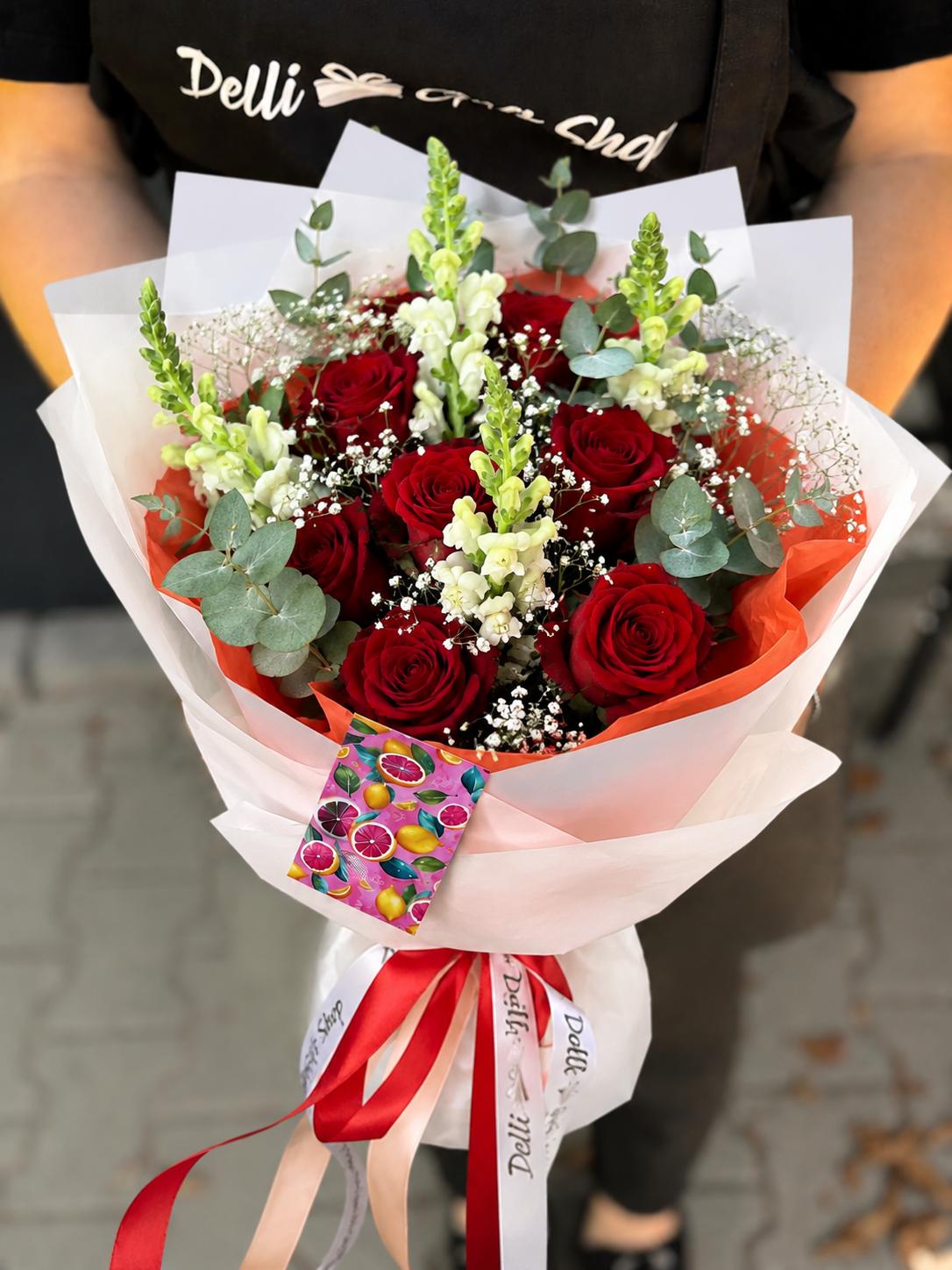 Aranjament Floral Nr. 4 — Buchet „Eleganță Clasică” www.delligiftshop.md