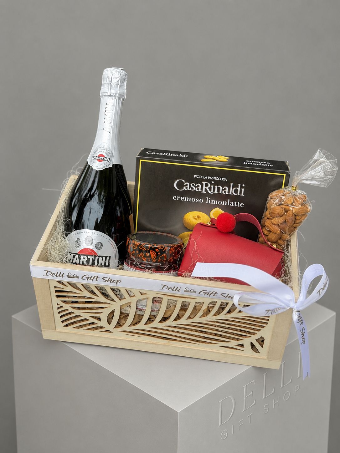 Cadou pentru femei Nr. 6 — Setul „Eleganță și Gust” www.delligiftshop.md