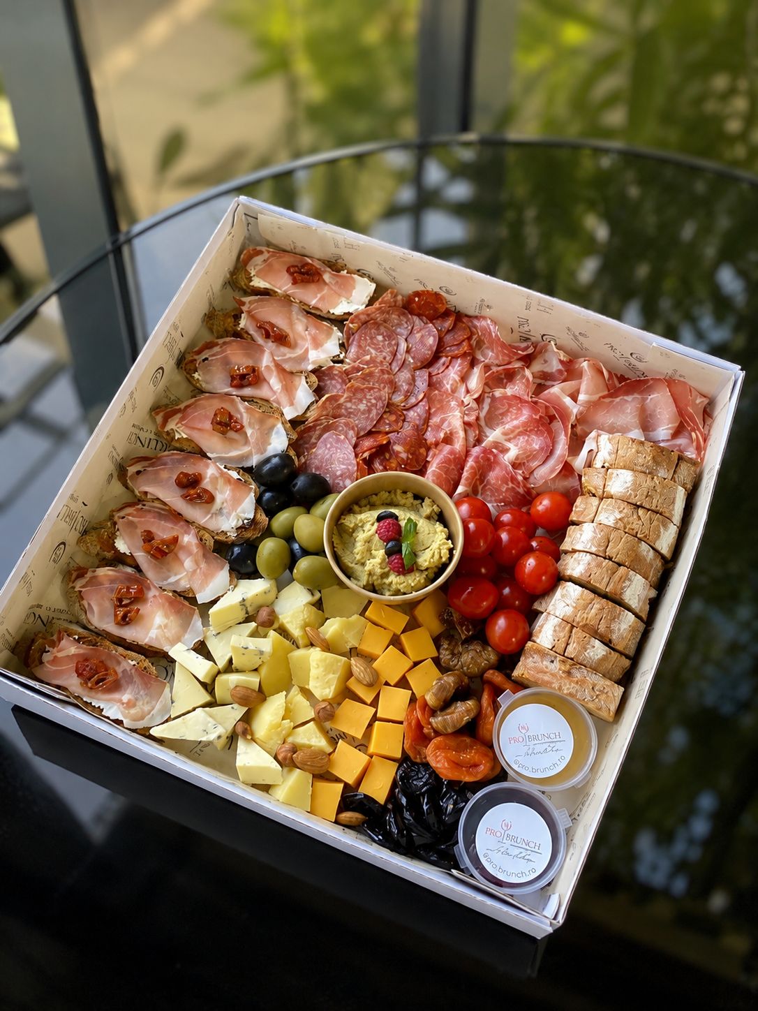 Set Aperitiv Nr. 30 — Antipasti Brunch Box www.delligiftshop.md