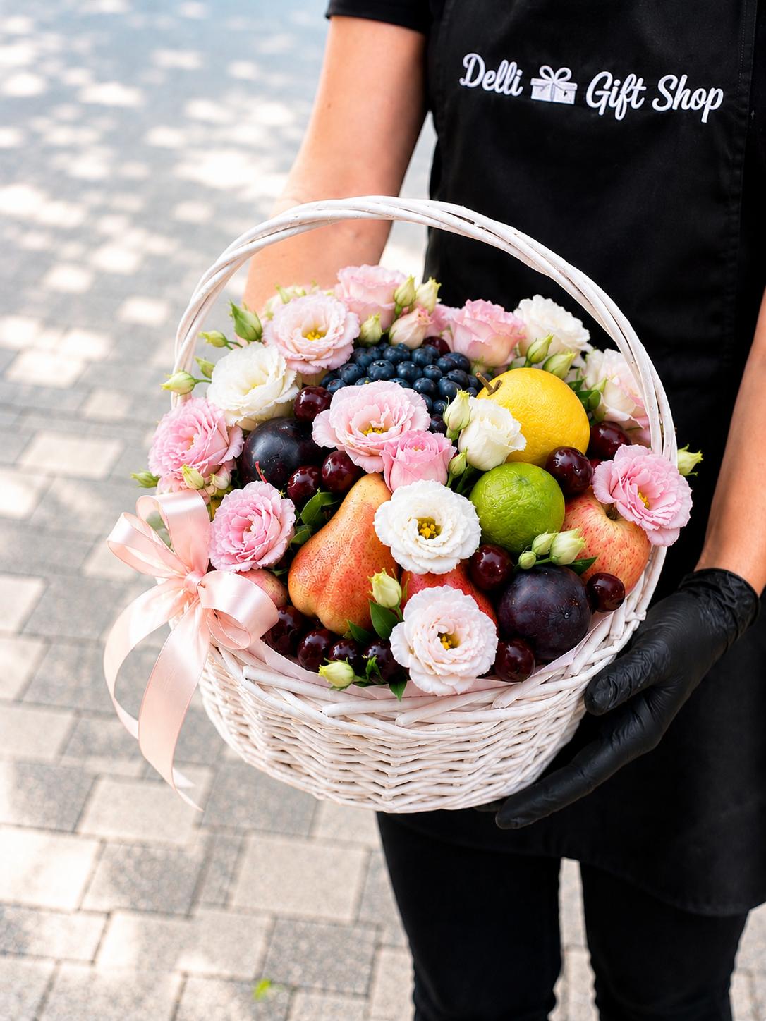 Cadou cu fructe Nr. 46 — Setul „Summer Garden & Flowers” www.delligiftshop.md