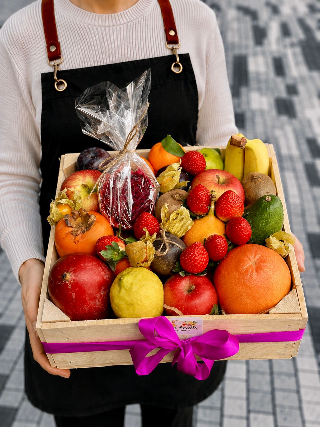 Cadou cu fructe Nr. 52 — Curcubeu Exotic și Vitamine www.delligiftshop.md