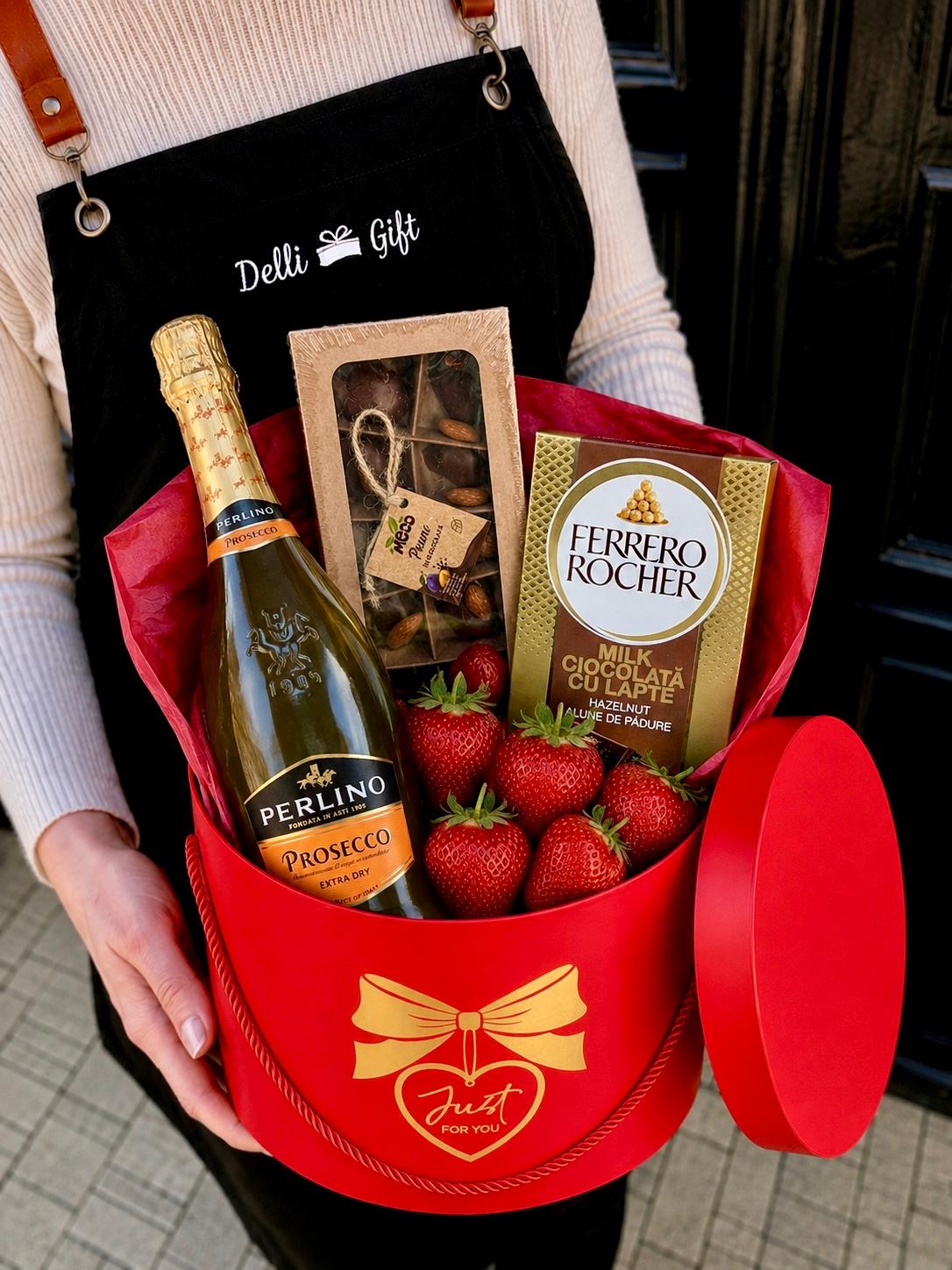 Cadou pentru Profesori Nr. 99 — Selecție Dulce cu Prosecco și Căpșuni www.delligiftshop.md