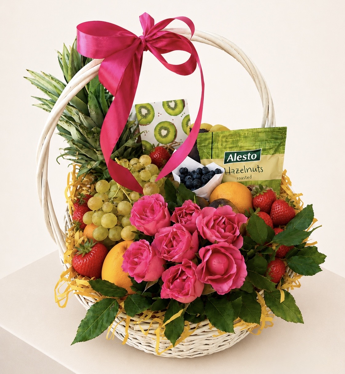 Cadou cu fructe Nr. 45 — Setul „Floral Fruit Delight” www.delligiftshop.md